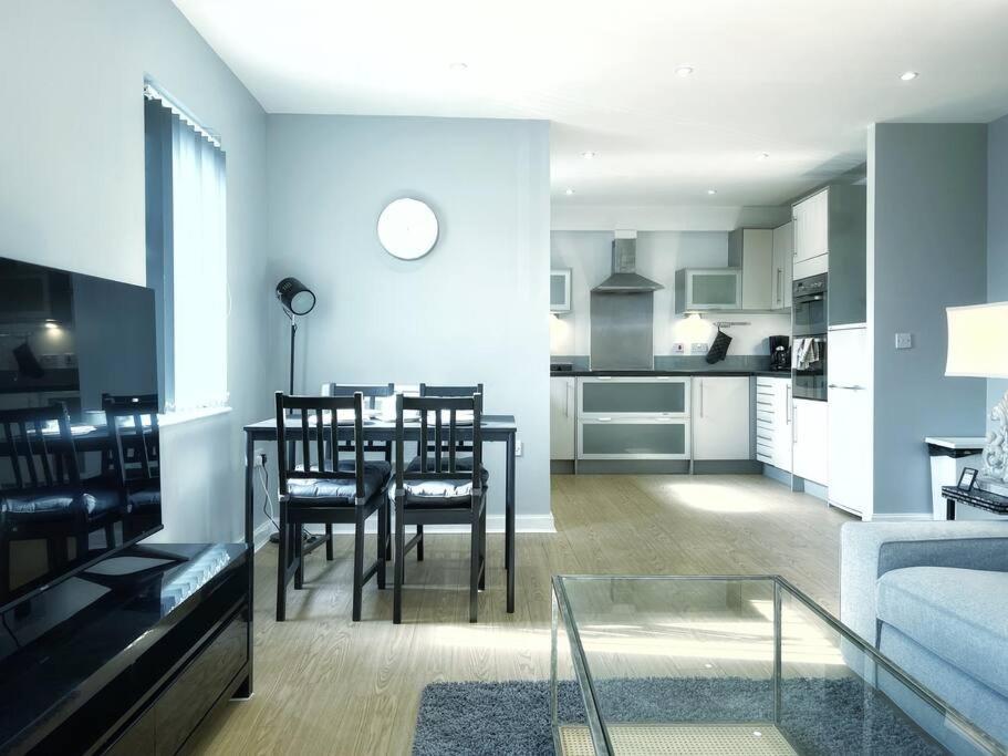 New Luxurious And Business Apt Lejlighed Swansea Eksteriør billede
