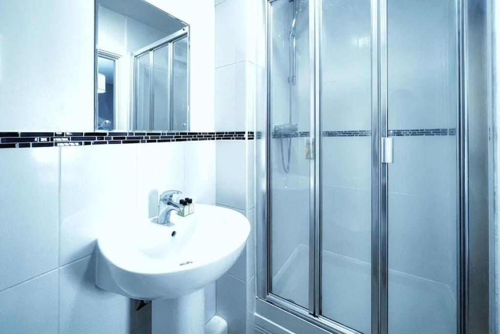 New Luxurious And Business Apt Lejlighed Swansea Eksteriør billede