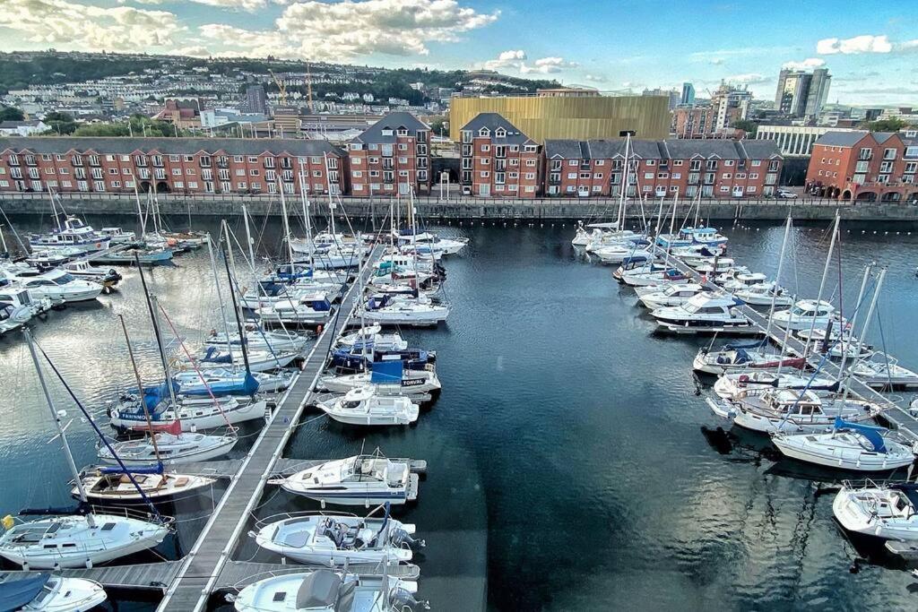 New Luxurious And Business Apt Lejlighed Swansea Eksteriør billede